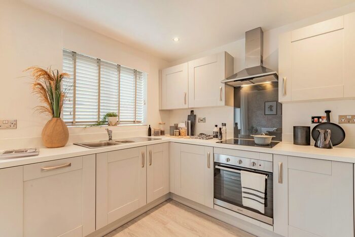 3 Bedroom Property To Rent In Wildflower Avenue, Bristol, BS13