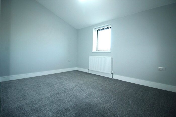 3 Bedroom Flat To Rent In Rathmore Road, Gravesend, Kent, DA11