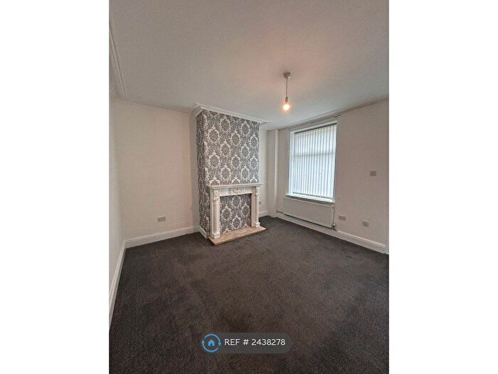 6 Bedroom Terraced House To Rent In Dawson Street, Bradford, BD4