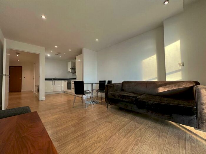2 Bedroom Flat To Rent In Hill Quays (block B), Commercial Street, Manchester, M15