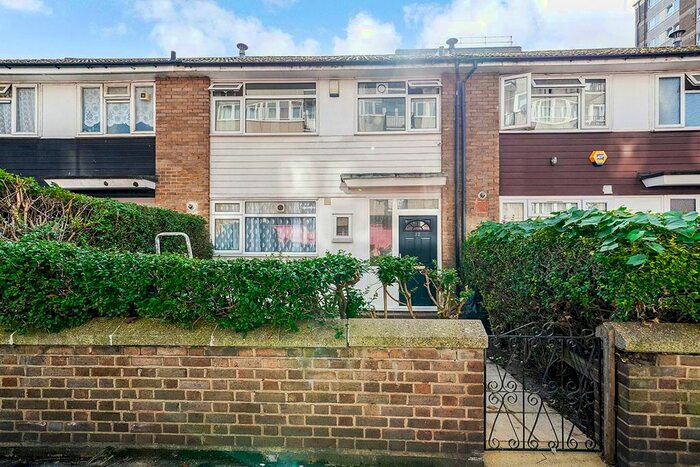 3 Bedroom Property To Rent In Knottisford Street, London, E2