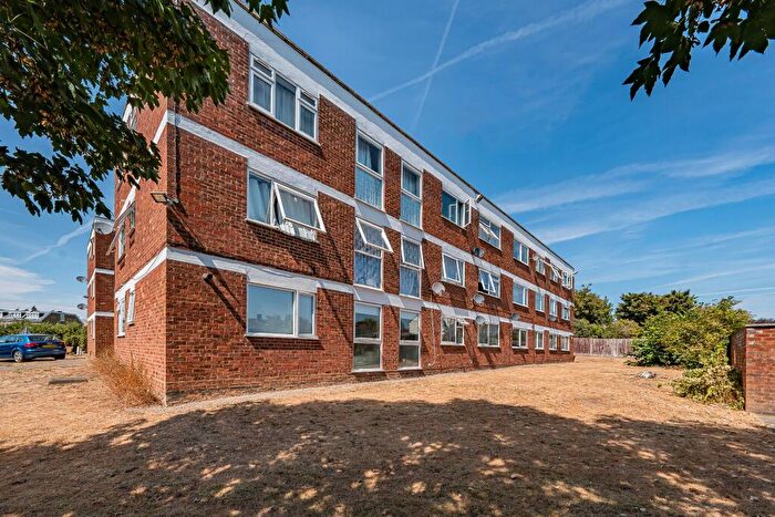1 Bedroom Apartment For Sale In Burnham, SL1