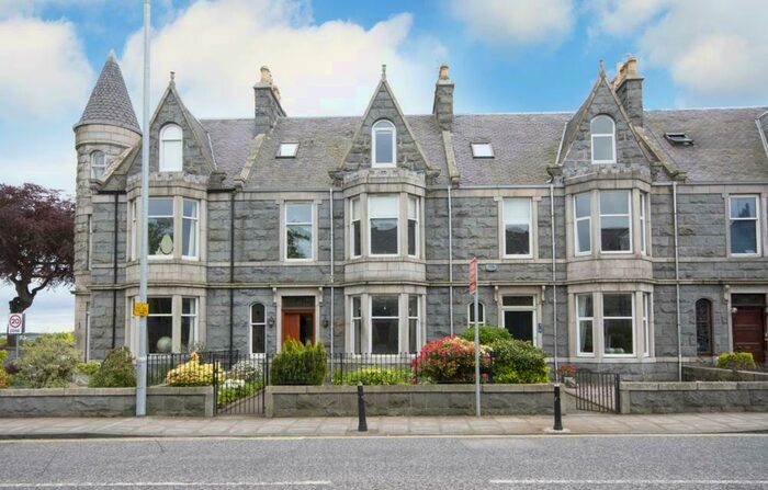 5 Bedroom Town House To Rent In Great Western Road, Aberdeen, AB10