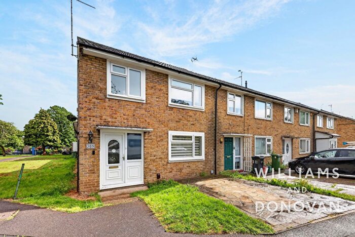 3 Bedroom End Of Terrace House For Sale In Witchards, Basildon, SS16