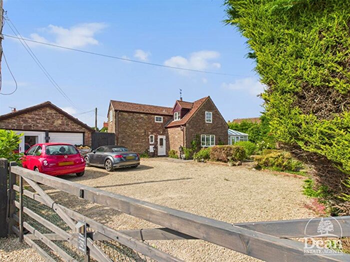 4 Bedroom Property For Sale In Clanna Road, Alvington, Lydney, GL15