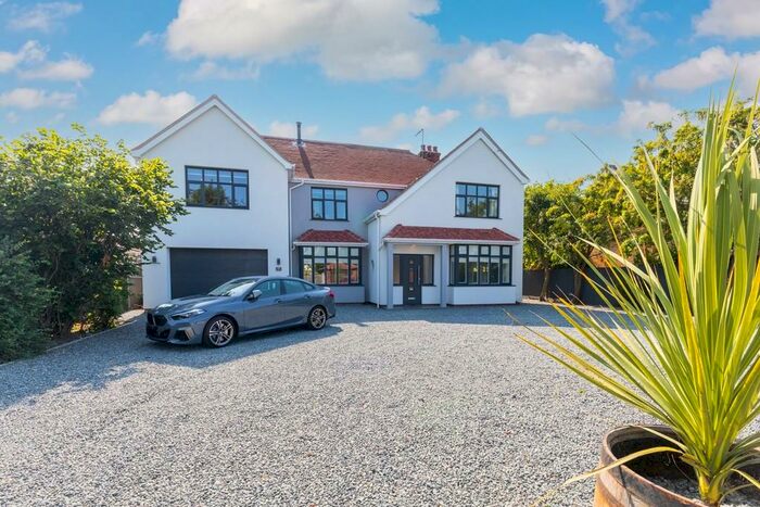 5 Bedroom Detached House To Rent In Warren Road, Gorleston, NR31