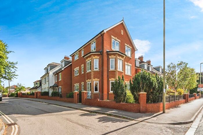 2 Bedroom Flat For Sale In Bridge Road, Romsey, Hampshire, SO51