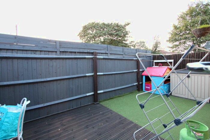 2 Bedroom Flat To Rent In Bensham Grove, Thornton Heath, CR7