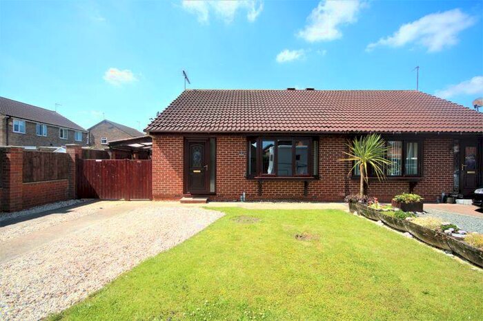 2 Bedroom Semi-Detached Bungalow For Sale In Oak Drive, Brough, HU15