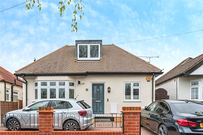 4 Bedroom Bungalow For Sale In Woodlands Avenue, West Byfleet, Surrey, KT14