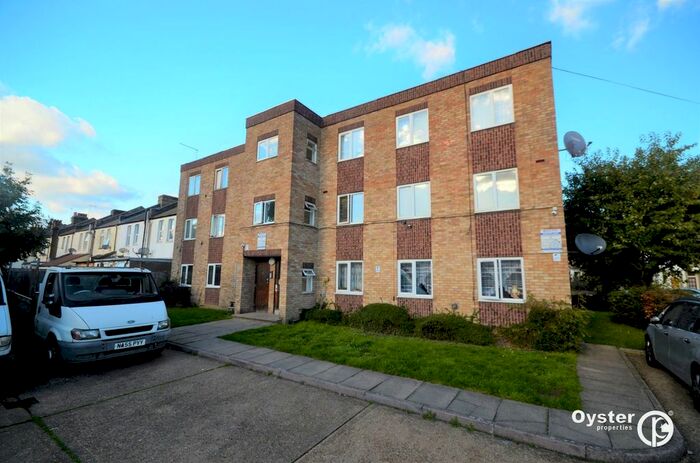 2 Bedroom Flat To Rent In Concord Road, Enfield, EN3