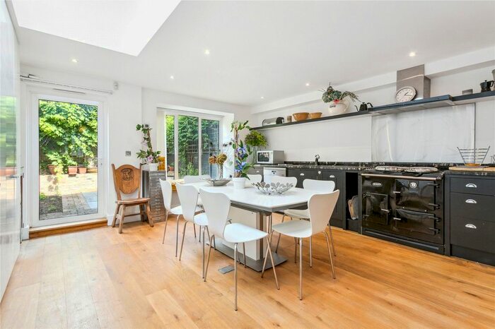 3 Bedroom Terraced House To Rent In Treadgold Street, London, W11