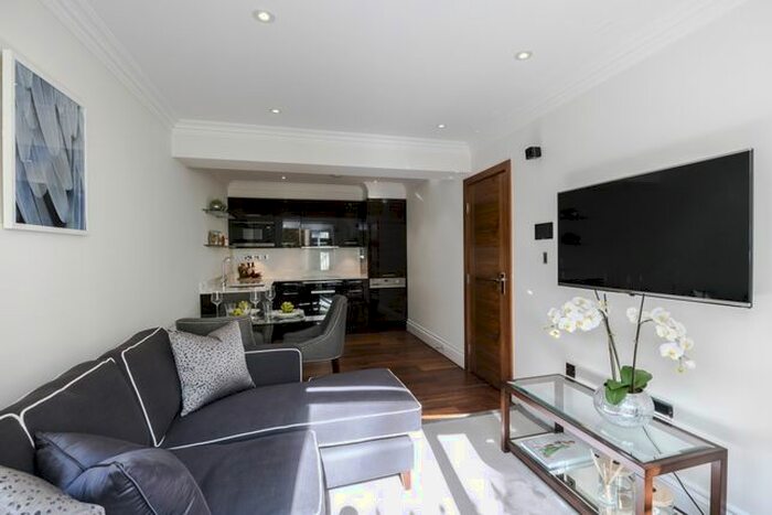 2 Bedroom Flat To Rent In Kensington Gardens Square, London, W2