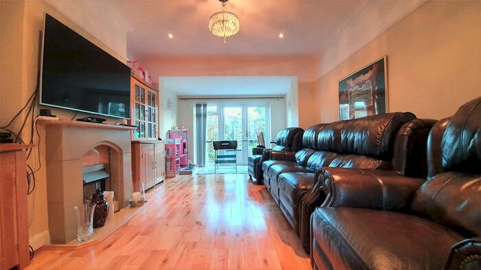4 Bedroom Semi-Detached House To Rent In Woodberry Avenue, Harrow, HA2