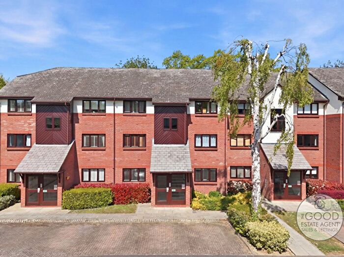 1 Bedroom Flat For Sale In Maple Gate, Loughton, IG10