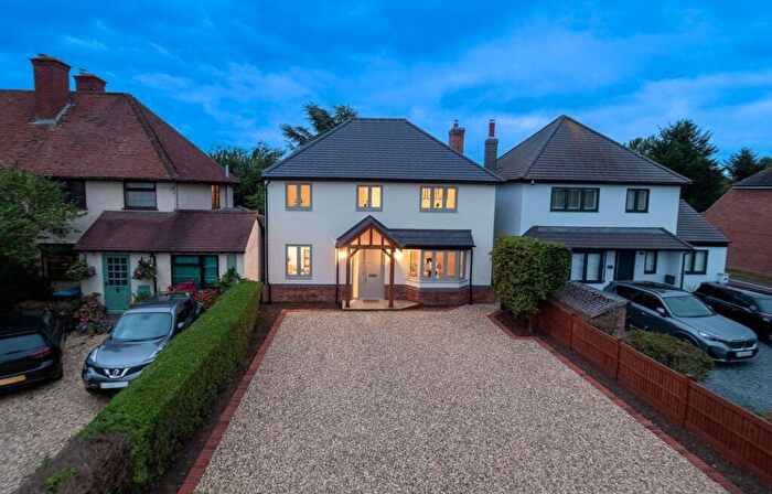 4 Bedroom Detached House To Rent In Luddington Road, Stratford-upon-Avon, CV37