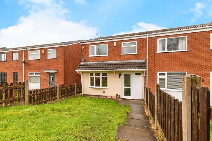 3 Bedroom Terraced House For Sale In Ridgeway Walk, Nottingham, NG5