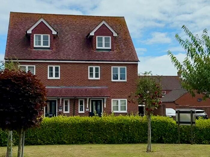 3 Bedroom Town House To Rent In Ashmead Way Isabella Place, Angmering, BN16