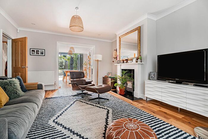 4 Bedroom Terraced House For Sale In Priory Road, N8