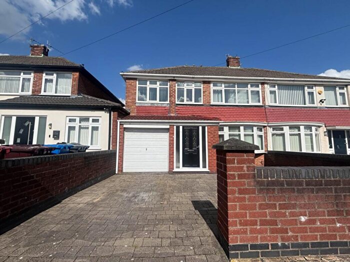 4 Bedroom Semi Detached House For Sale In Willow Avenue, Kirkby Row, L32