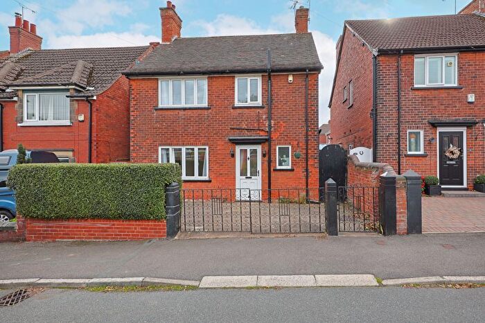 3 Bedroom Detached House For Sale In Summerfield Road, Chesterfield, S40