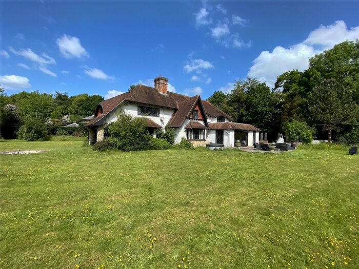 4 Bedroom Detached House For Sale In Old Broyle Road, West Broyle, Chichester, West Sussex, PO19