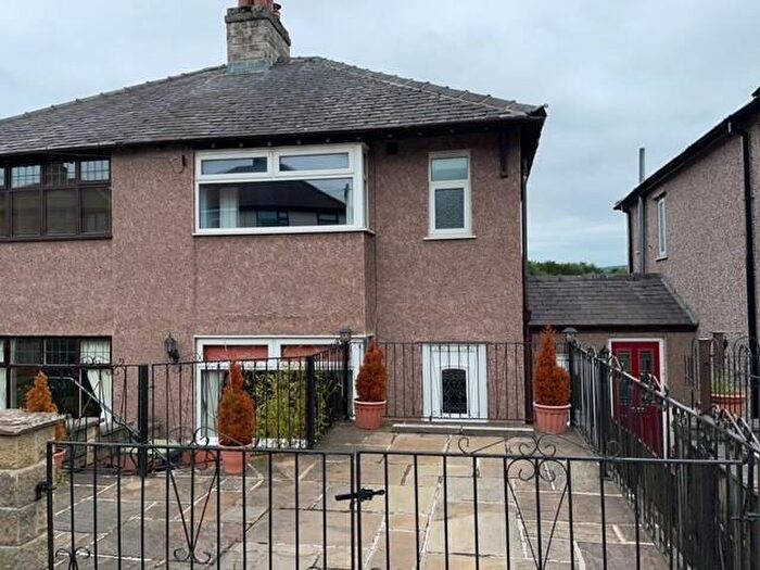 2 Bedroom Semi-Detached House To Rent In Overdale Avenue, Buxton, SK17