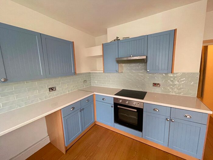 3 Bedroom Flat To Rent In The Promenade, Swansea, SA1