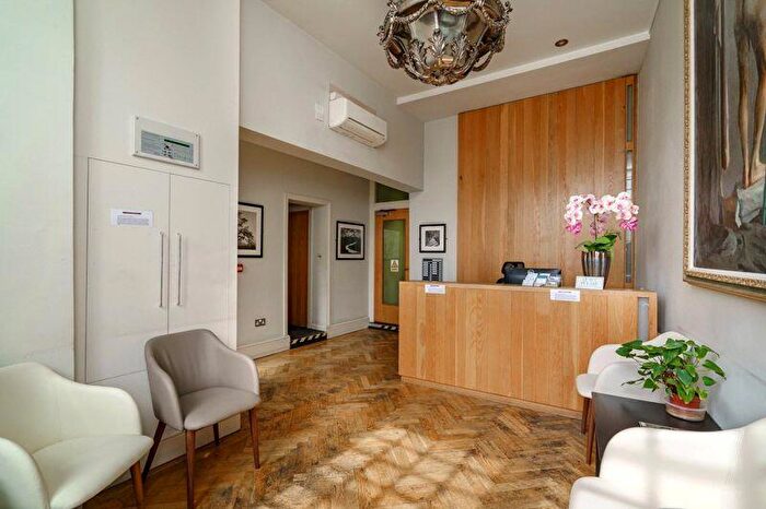 5 Bedroom Detached House For Sale In Highgate West Hill, Highgate Village, London, N6