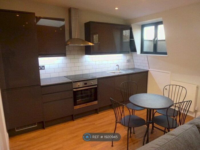 1 Bedroom Flat To Rent In Shepherds Bush Road, London, W6