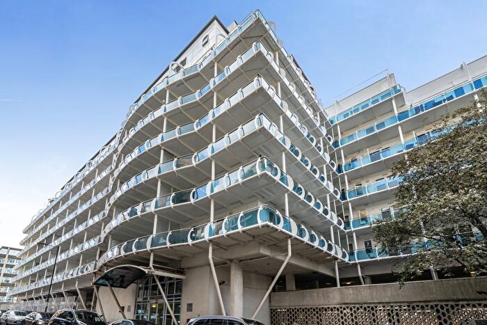 2 Bedroom Flat To Rent In Lyon Road, Harrow-On-The-Hill, Harrow, HA1