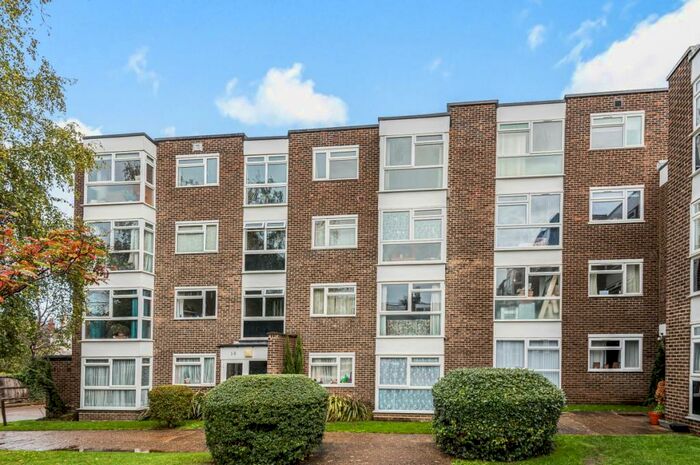 2 Bedroom Flat To Rent In Belmont Hill London, SE13