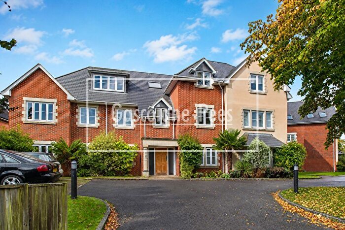 2 Bedroom Flat To Rent In Canella Place, Reigate, RH2