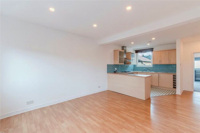 1 Bedroom Flat To Rent In North Cross Road, East Dulwich, London, SE22
