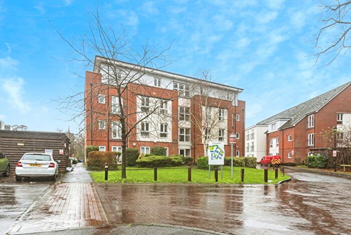 2 Bedroom Flat For Sale In Gordon Woodward Way, Oxford, Oxfordshire, OX1
