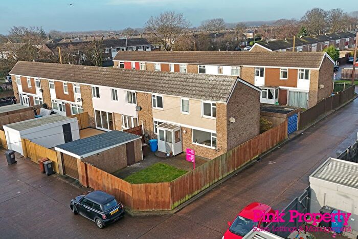 3 Bedroom End Of Terrace House To Rent In Deerhurst Grove, Hull, HU7