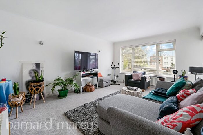 2 Bedroom Flat To Rent In High Road, London, N20
