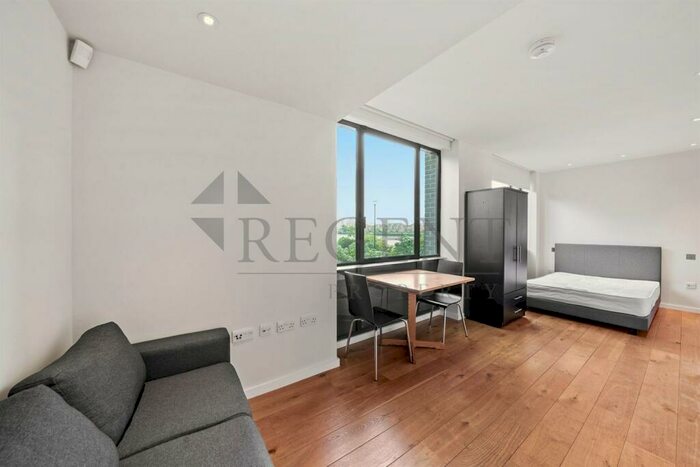 Apartment To Rent In Chelsea Wharf, Lots Road, SW10