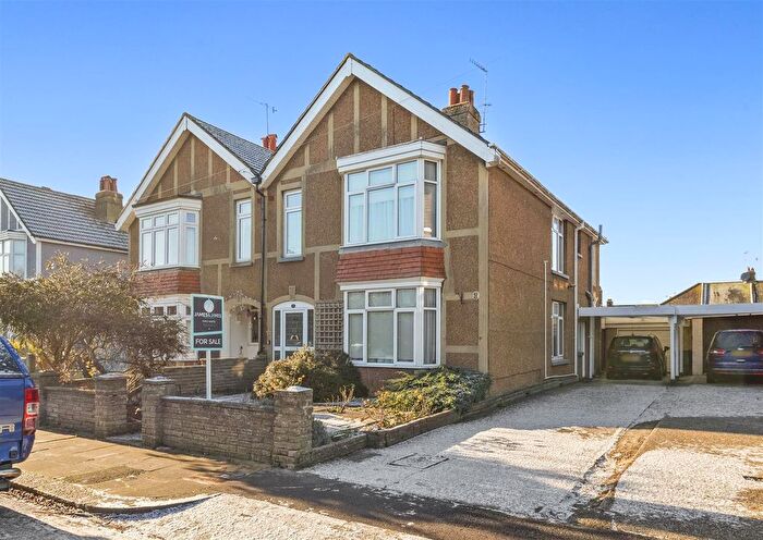 5 Bedroom Semi Detached House For Sale In Woodlea Road, Worthing, BN13