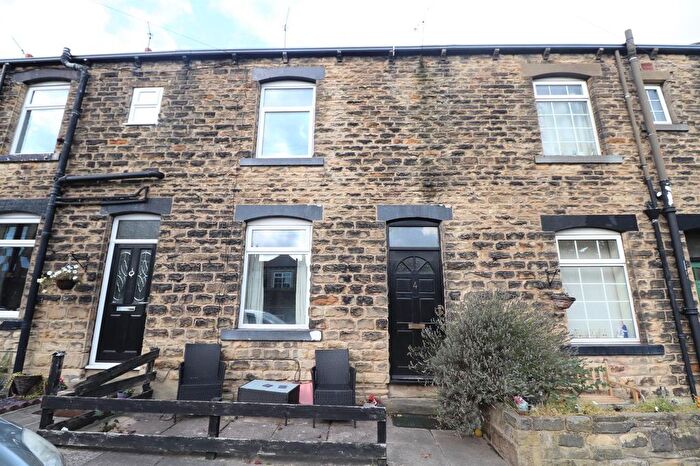 3 Bedroom Detached House To Rent In Donald Street, Farsley, Pudsey, West Yorkshire, Uk, LS28