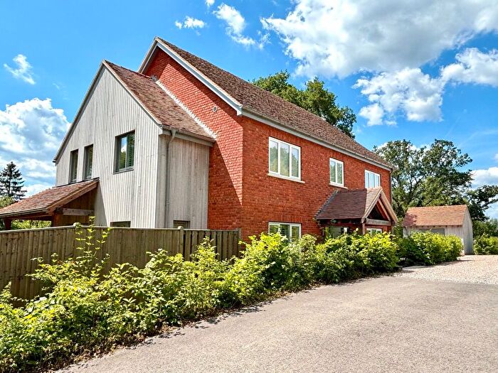 4 Bedroom Detached House For Sale In Butter Cross Lane, Battle, TN33