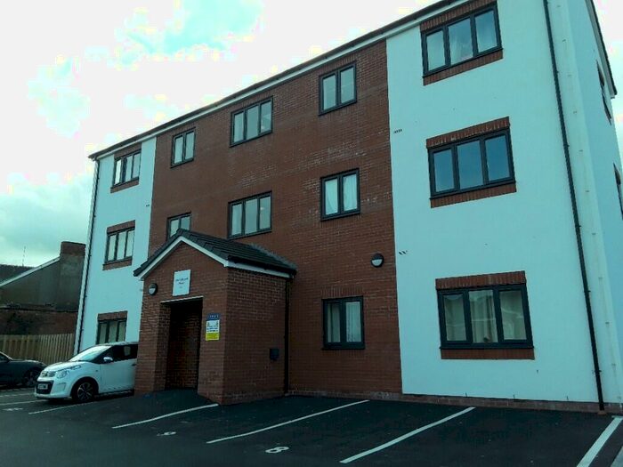 2 Bedroom Ground Flat To Rent In Pimlott Drive, Winsford, Cheshire, CW7