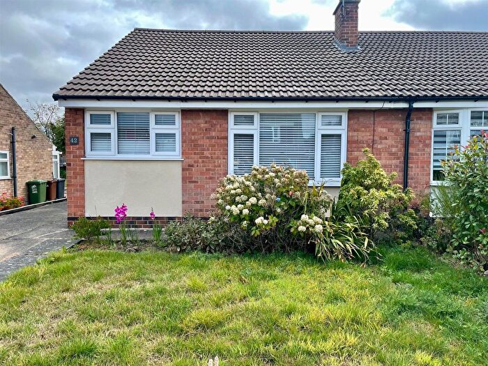 2 Bedroom Semi Detached Bungalow To Rent In Primley Park Grove, Alwoodley, Leeds, LS17