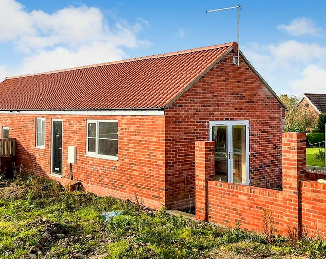 2 Bedroom Terraced Bungalow For Sale In Holly Close, Buckton, Bridlington, East Riding Of Yorkshire, YO15