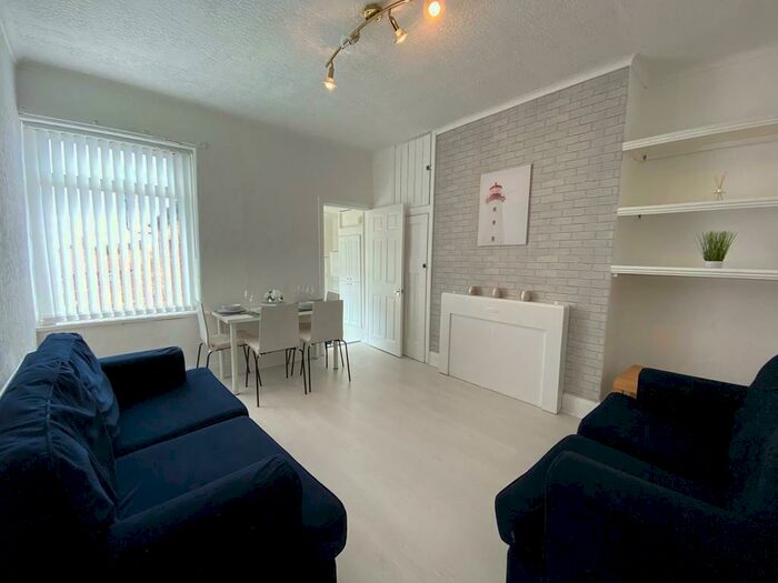 3 Bedroom Apartment To Rent In Saltwell View, Saltwell, Gateshead, NE8