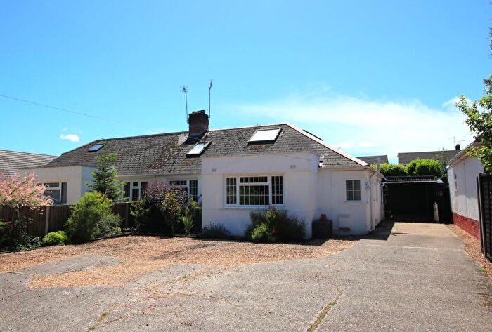 2 Bedroom Semi-Detached Bungalow For Sale In Grange Road, Hedge End, SO30