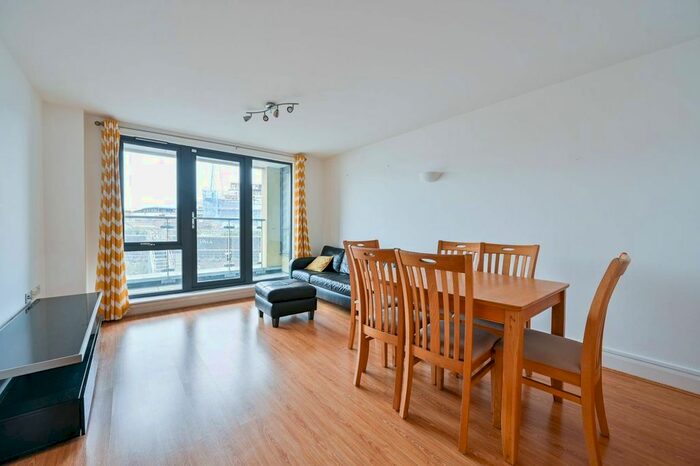 2 Bedroom Flat To Rent In Webber Street, Southwark, London, SE1