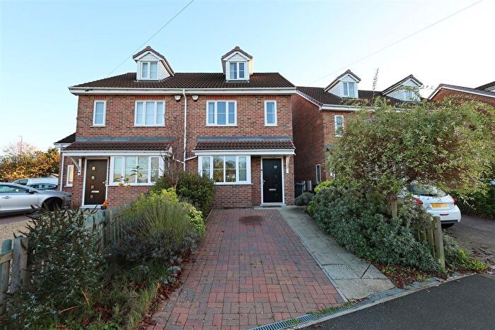 3 Bedroom Semi-Detached House For Sale In Blackhorse Lane, Downend, Bristol, BS16
