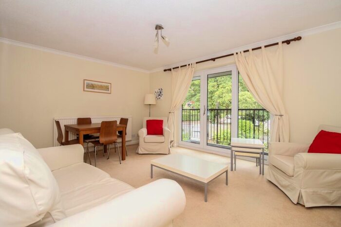 2 Bedroom Apartment To Rent In Hernes Road, Oxford, OX2