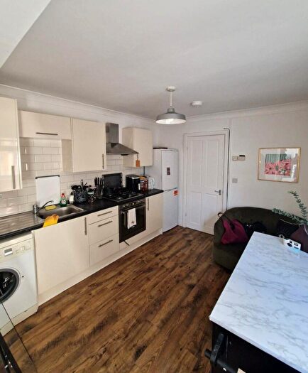 1 Bedroom Flat To Rent In Hoe Street, Walthamstow, E17